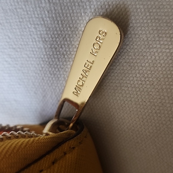 Michael Kors Jet Set Travel Continental Leather - Picture 5 of 10